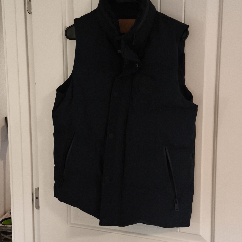 UGG Men's Dark Vest